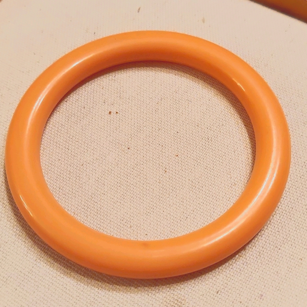 Avon vintage bangle